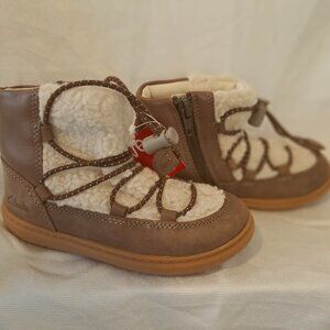 CLARKS BROWN LEATHER WINTER BOOTS UNISEX